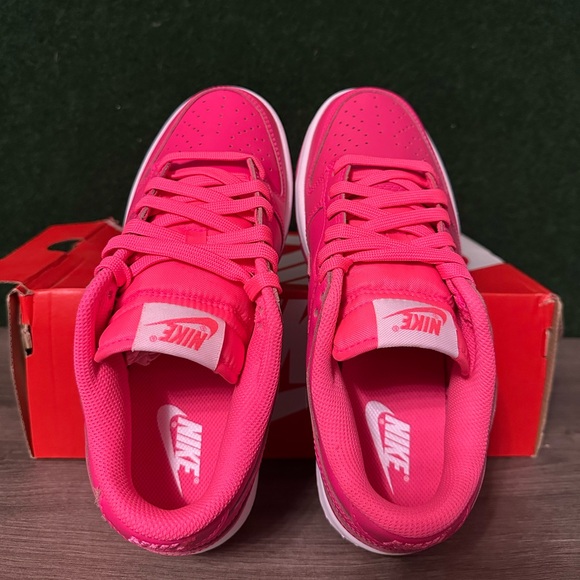 Nike Dunk Low ‘Hyper Pink’ Size 7.5 - Picture 4 of 10